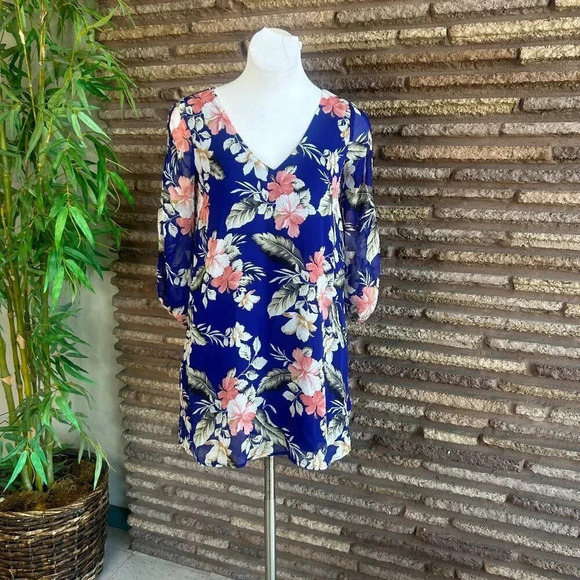 Lulu's Blue Floral Shifting Dears Cold Shoulder   Tunic Dress Size Small - Picture 2 of 8